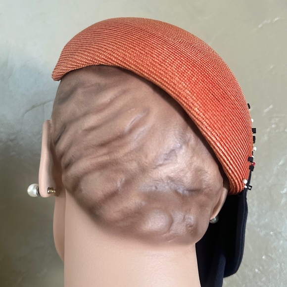 SUPERB DESIGNER 1950s' ORANGE STRAW & NAVY GROSGRAIN HAT+  BEADS - Picture 5 of 12